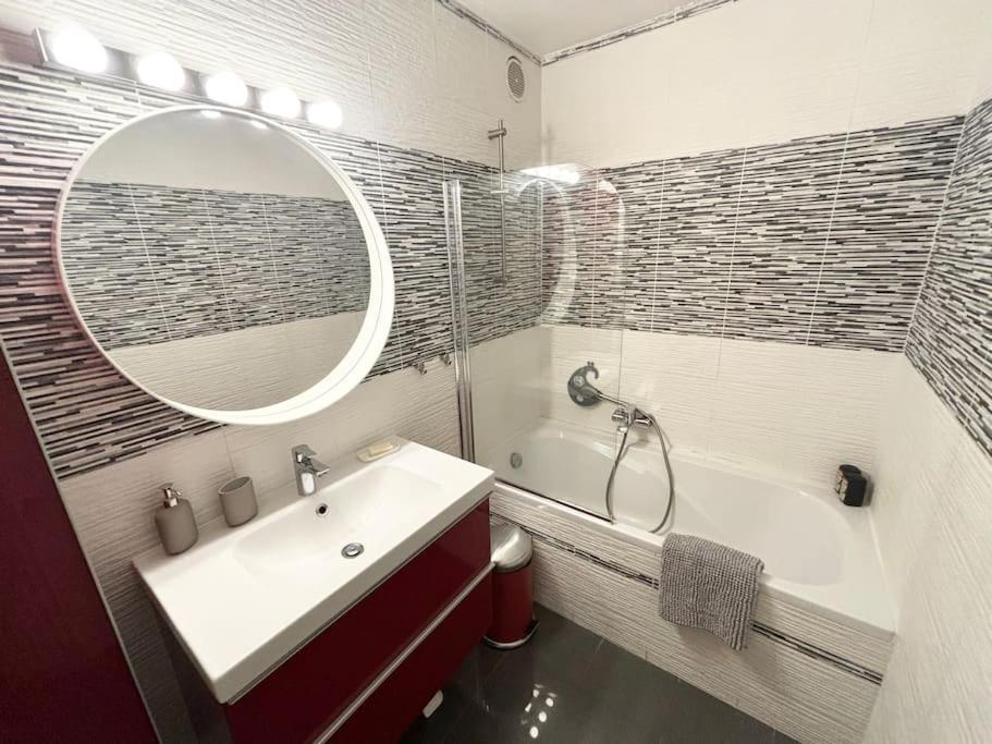 Appartement Confort Avec Balcon - Champigny Zewnętrze zdjęcie